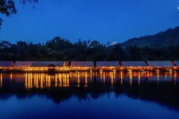 แพกาญจนบุรี: ที่พักริมแคว อนุรักษ์ธรรมชาติ และโรแมนติกรับลมหนาว 1
