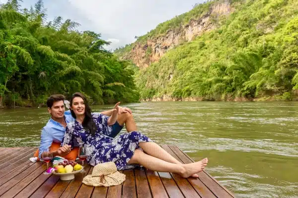 เดอะ โฟลทเฮ้าส์ ริเวอร์แคว รีสอร์ท (The Float House River Kwai)